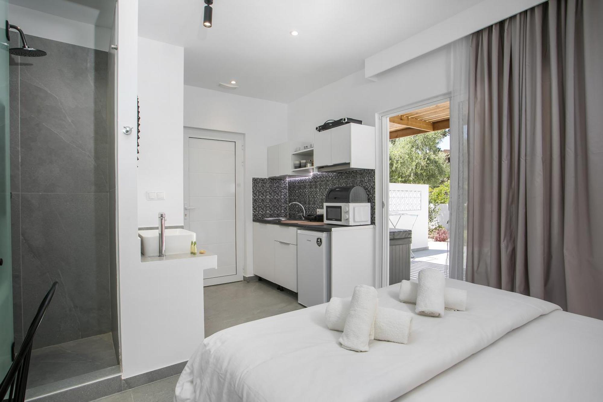 Calma Luxury Studios & Suites Faliraki Ngoại thất bức ảnh